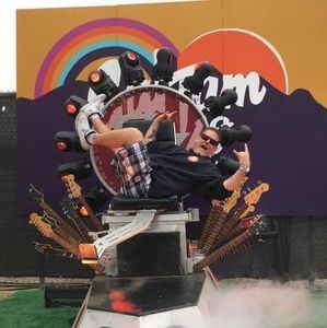 Meet your Posher, Beau